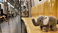 Penampakan kursi MRT di Bangkok, Thailand (Foto: Dok. Instagram alan4ellie)