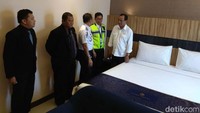 Ada berbagai hal yang dipertimbangkan dalam menentukan kriteria yang cocok dijadikan asrama haji yang berangkat dari Bandara Kertajati ini, antara lain pelayanan dan jarak.