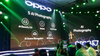 Bicara kamera, kedua tipe F7 ini dibekali dengan kamera belakang 16 MP dengan bukaan f/1.8.  Foto: detikINET/Muhammad Alif Goenawan