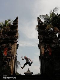 Gapura nuansa Bali di TMII (Foto: Dok. Honor 9 Lite)