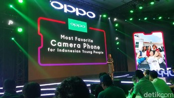 Masih seperti seri sebelumnya, kedua ponsel terbaru Oppo ini masih menonjolkan kemampuan kamera depan dengan kecerdasan buatan atau dikenal dengan istilah Artificial Intelligence (AI). Foto: detikINET/Muhammad Alif Goenawan