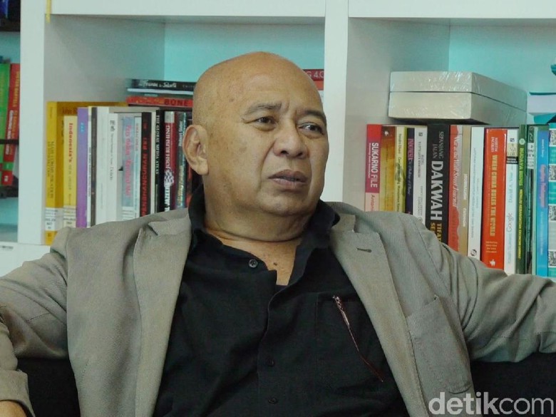 Nyoman Nuarta Miris Patung Ciptaannya Dirobohkan hingga Dijarah Nyoman Nuarta Miris Patung Ciptaannya Dirobohkan hingga Dijarah