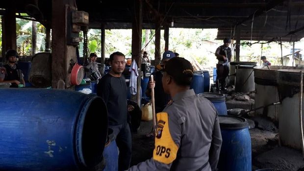 Ada 8 lokasi yang digerebek polisi