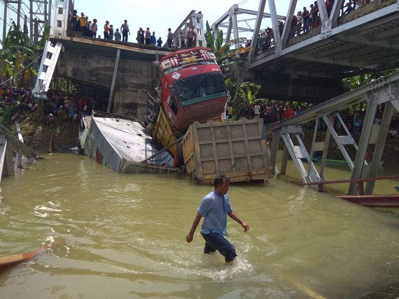Ini Identitas Satu Korban Tewas Insiden Ambrolnya Jembatan Babat Ini Identitas Satu Korban Tewas Insiden Ambrolnya Jembatan Babat