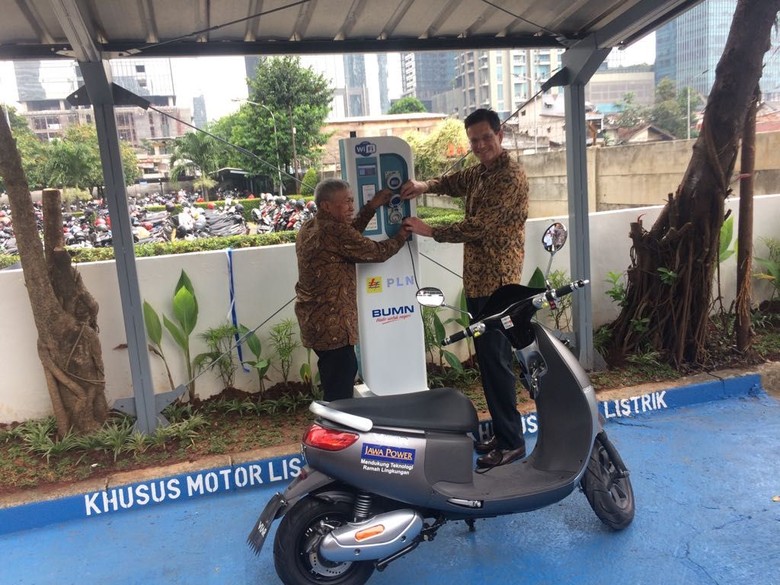  Viar  Sudah Bisa Jual 500 Unit Motor  Listrik  Sebulan