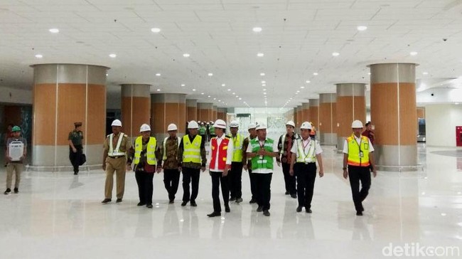 Saat Jokowi Kunjungi Bandara Kebanggaan Jawa Barat