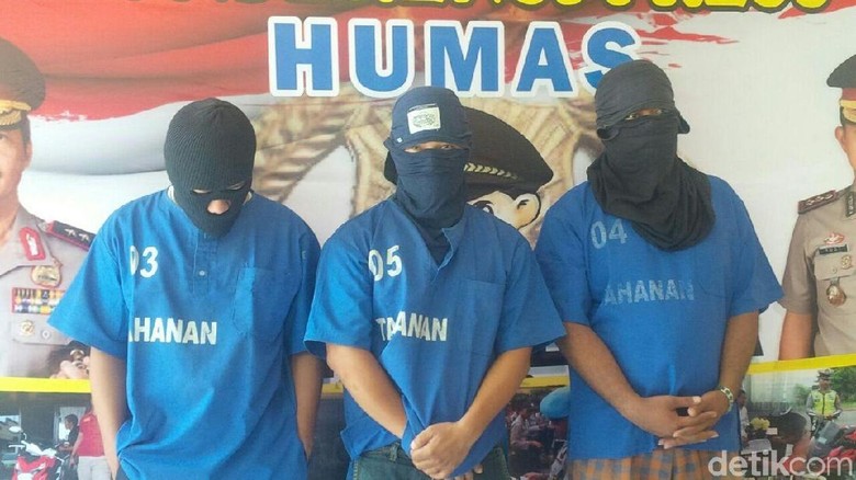 Polisi Periksa Mami, Agen 3 Penari yang Joget Erotis di Jepara Polisi Periksa Mami, Agen 3 Penari yang Joget Erotis di Jepara