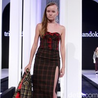 Fashion show koleksi busana Tri Handoko bertema Stage of Emotion di Fashion Nation 2018, Senayan City, Jakarta. Rabu [11/4/2018]. [Foto: Mohammad Abduh/Wolipop]