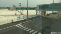 Budi Karya menyampaikan tujuan Presiden ke proyek ini untuk memastikan bandara ini selesai tepat waktu.