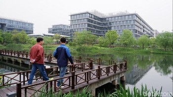 Di kampus ini terdapat danau kecil. (Foto: detikINET/Adi Fida Rahman)