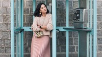 Foto lain yang diposting Dian Sastro. Kali ini, ibu dua anak itu tidak mengenakan hanbok. Foto: Instagram Dian Sastro