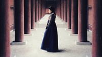 Dian Sastro melakukan pemotretan di Seoul, Korea Selatan. Foto: Instagram Dian Sastro