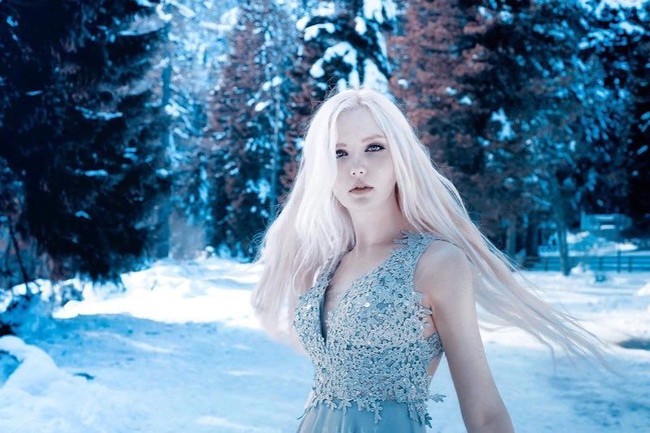 Wanita yang dijuluki Icy ini pun kerap disamakan dengan Elsa dari film Disney, Frozen.  Foto: Instagram