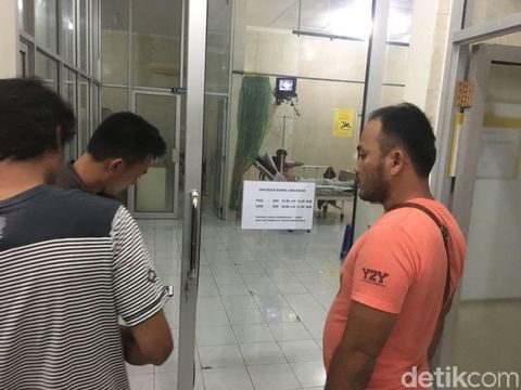 Petugas Intelkam dan Satreskrim Polres Pangkalpinang mengecek ke TKP serta RS