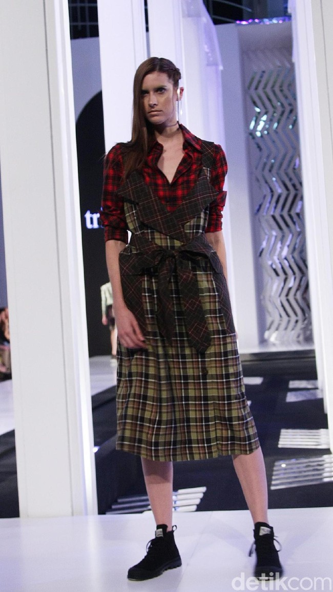 Fashion show koleksi busana Tri Handoko bertema Stage of Emotion di Fashion Nation 2018, Senayan City, Jakarta. Rabu [11/4/2018]. [Foto: Mohammad Abduh/Wolipop]