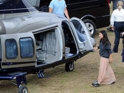 Mark Zuckerberg Sederhana? Lihat Dulu Deretan Foto Ini