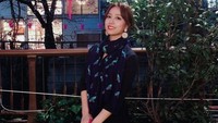 Namun tidak hany melihat Sakura di Korea Selatan, Im Hyun Ju juga pernah berlibur ke negeri sakura Jepang. Ini fotonya saat di Nakamoguro (anna_hyunju/Instagram)
