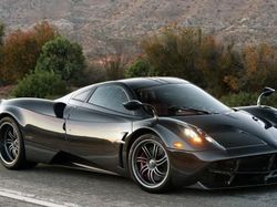 Mark Zuckerberg Sederhana? Lihat Dulu Deretan Foto Ini