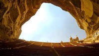 Yang banyak wisatawan belum tahu adalah, gereja dalam gua ini merupakan gereja paling besar di kawasan Timur Tengah yang kebanyakan adalah negara-negara Islam. Dengan segala keunikan itu, Cave Church pun menjadi daya tarik wisatawan. (shuubee_/Instagram)