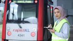 Foto: Senyum Manis Masinis Perempuan Pertama MRT
