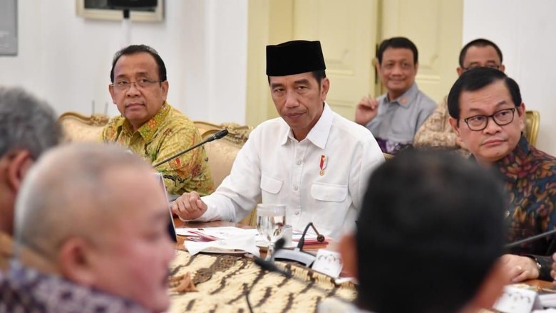 Presiden Jokowi Soroti Minimnya Promosi Asian Games Presiden Jokowi Soroti Minimnya Promosi Asian Games