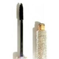 Maskara dari H Couture ini bertabur berlian di seluruh kemasannya. Harga yang harus kamu bayar untuk maskara high-end ini? Cukup USD 14 juta atau Rp 192 miliar saja. Tapi kalaupun punya uang sebanyak itu, kamu tidak akan bisa membelinya karena brand kecantikan ini sudah tidak eksis. Foto: Dok. E Beauty Labs