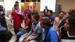 Menteri Susi Kembalikan 20 ABK Kapal Buron Interpol ke Keluarga