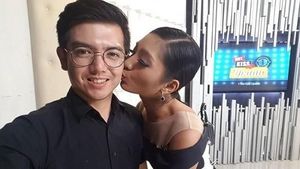Ciuman Liza Elly untuk Nicky Tirta, Ayu Ting Ting hingga Duka Deddy Sutomo