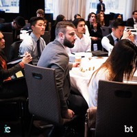 Melalui Instagram, ojek bule juga mengungkapkan sisi lain dirinya yang ada di akun Instagram pribadinya, flamingbutterfly. Dari akun tersebut bisa dilihat keseharian Anton Lucanus saat tidak memakai jaket ojek online sungguh berbeda dari apa yang ditampilkannya di akun @ojekbule. Foto: Dok. Instagram flamingbutterfly