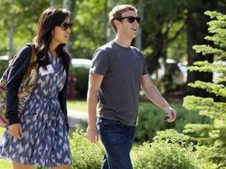 Mark Zuckerberg Sederhana? Lihat Dulu Deretan Foto Ini