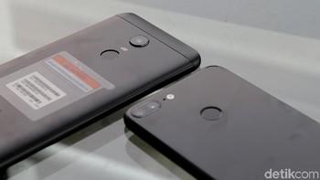 Tampak di sini Honor 9 Lite membawa dua kamera belakang alias kamera ganda 13MP + 2MP untuk menciptakan efek bokeh di kondisi tertentu. Sedangkan Redmi 5 Plus mengusung kamera tunggal 12 megapixel dengan dual tone LED flash. Foto: Muhammad Ridho