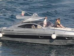 Mark Zuckerberg Sederhana? Lihat Dulu Deretan Foto Ini