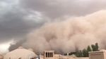 Penampakan Ngerinya Badai Pasir di Yazd Iran