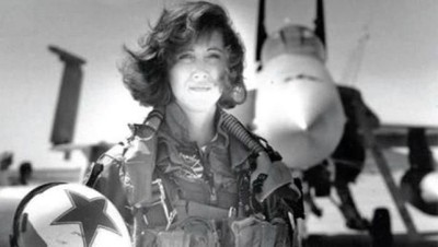 Ini Pilot Wanita yang Dipuji Usai Penumpang Southwest Tersedot