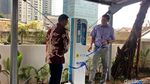 Tempat Ngecas Motor Listrik Pertama di Perkantoran Jakarta
