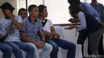 Menteri Susi Kembalikan 20 ABK Kapal Buron Interpol ke Keluarga