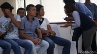 20 ABK warga negara Indonesia ini berasal dari Jawa Barat, Jawa Tengah, dan Sulawesi Selatan.