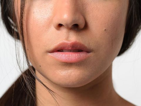 Cara Membaca Pikiran Orang dengan Memperhatikan Gerakan Bibirnya