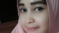 Sebelumnya ia kerap tampil dengan hijab. (Dok. Instagram/rahandini_destia)