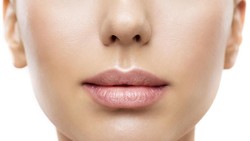 Hampir semua bagian tubuh bisa mengungkap kepribadian seseorang, termasuk bibir. Dikutip dari Bright Side, ada 10 bentuk bibir yang mencerminkan kepribadian.