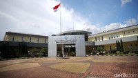 Akses menuju kawasan ini hanya melalui Jalan Mayjen HR Edi Sukma di Desa Wates Jaya, Kecamatan Cigombong. Lokasinya memang tak begitu jauh dari Sekolah Polisi Negara Lido. Balai itu dapat dicapai setelah melewati perumahan penduduk dan perkebunan yang luas.