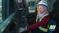 Tiara adalah calon masinis termuda di MRT. Lulus dari API Madiun, Tiara mengaku awalnya tidak pernah menyangka jadi masinis. Sosok Tiara sempat viral setelah selfie bareng Gubernur DKI Anies Baswedan.