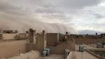 Penampakan Ngerinya Badai Pasir di Yazd Iran
