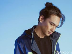Honor Pertama Adipati Dolken saat Bintangi FTV Rp 1 Juta