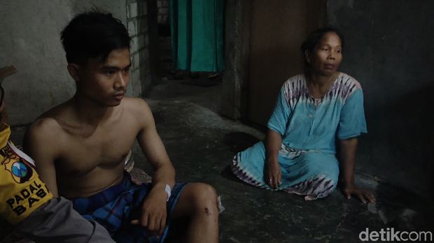 Cerita Mendebarkan Rizal, Pemotor yang Tercebur saat Jembatan Ambrol