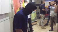 Pelaku melakukan pembunuhan diduga sakit hati dan dendam terhadap korban. Pelaku juga kesal karena korban minta foto badan dan kemaluannya kepada tersangka, kata AKBP Sapta Maulana. (Foto: Ibnu Hariyanto/detikcom)