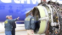Pesawat Southwest Airlines mendarat darurat di Philadelphia, Amerika Serikat karena mesin rusak. Dilaporkan satu orang tewas akibat kejadian ini. (Foto: Dok. REUTERS/Mark Makela)