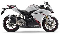 Soal harga, warna putih terbaru Honda CBR250RR ini akan dibanderol 806.760 yen di Jepang, sama seperti harga warna Black dan Silver. Sedangkan untuk pilihan warna Victory Red, akan dilepas pada 828.360 yen. Foto:indianautosblog