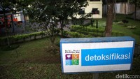 Ada juga gedung khusus untuk detoksifikasi, dapur, pendapa, dan tempat ibadah.