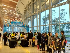Nonton Disney on Ice, Pengunjung Pakai Kostum Tokoh Disney